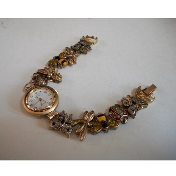 Women's Number Dial Ladybug, Butterfly, Bee Gold Finish Fashion Party Watch - Picture 4 of 5